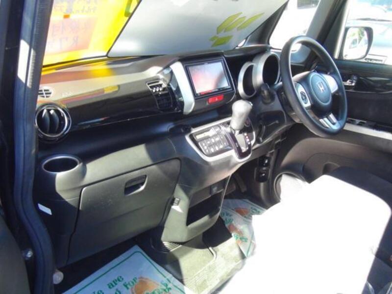 N BOX CUSTOM