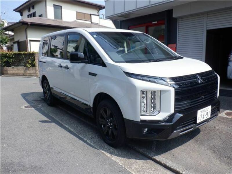 MITSUBISHI DELICA D5