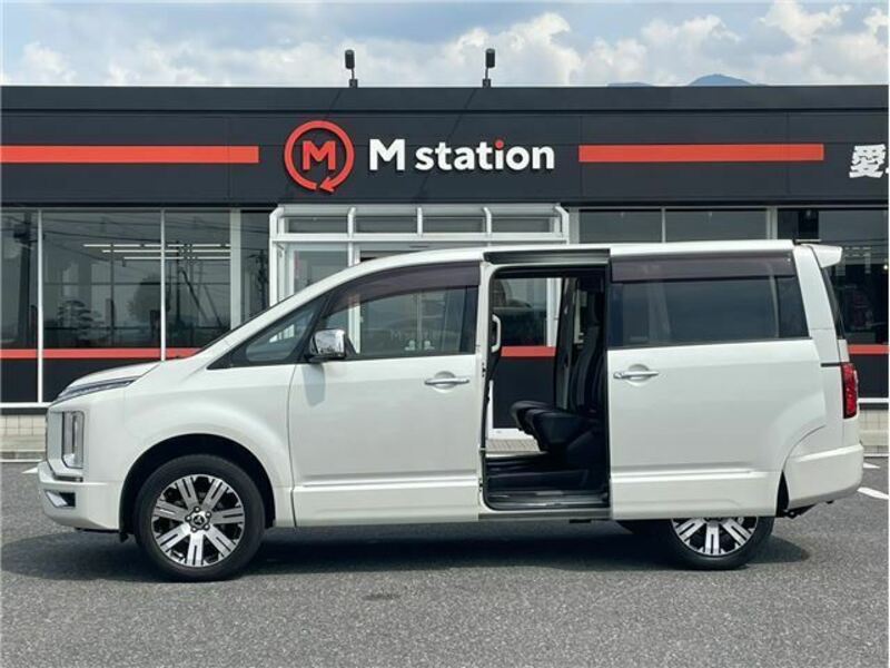 DELICA D5