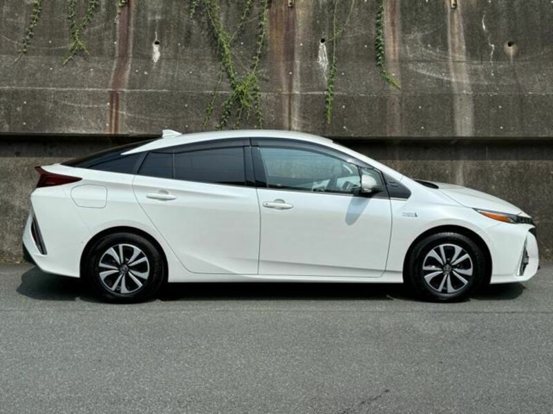 PRIUS PHV