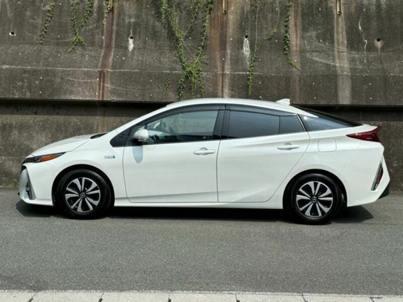 PRIUS PHV