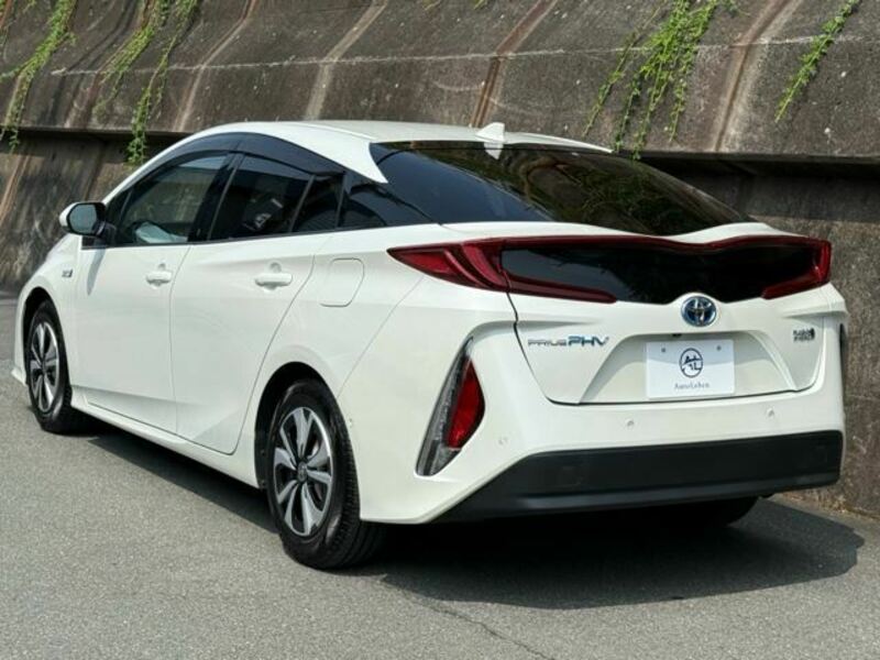PRIUS PHV