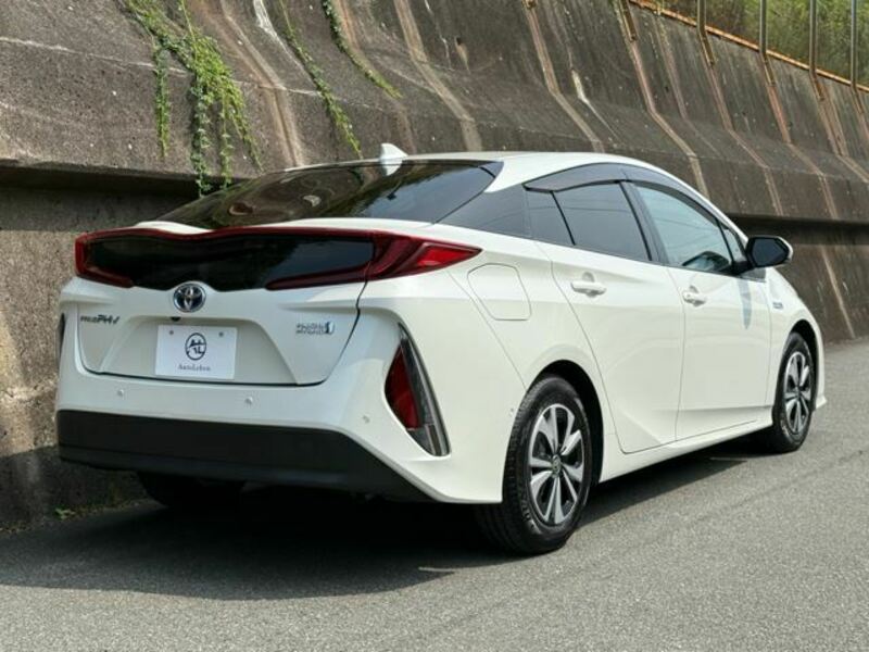 PRIUS PHV