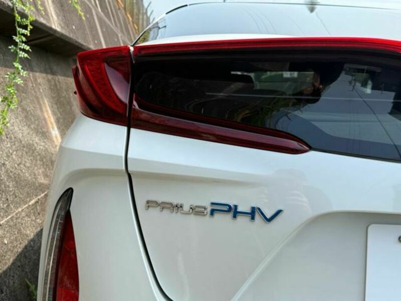 PRIUS PHV