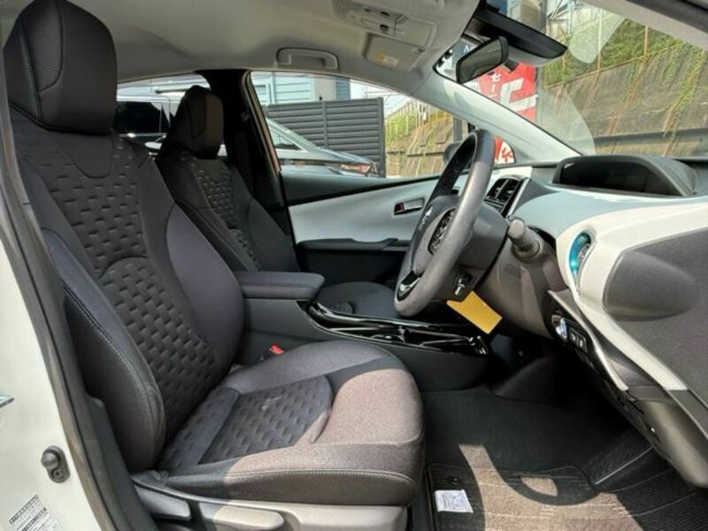 PRIUS PHV