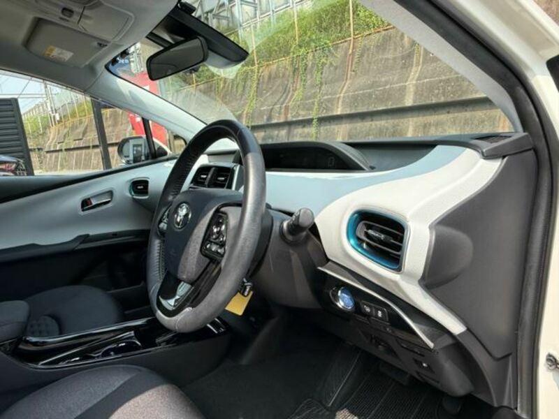 PRIUS PHV