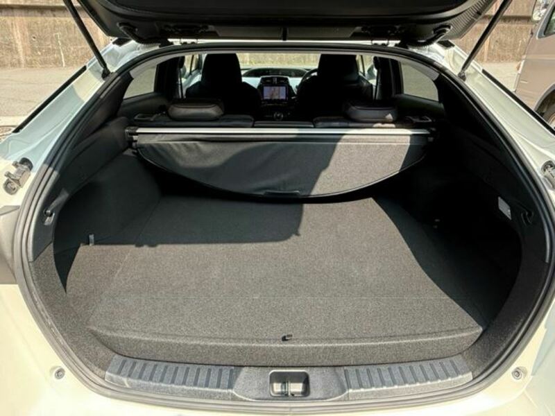 PRIUS PHV