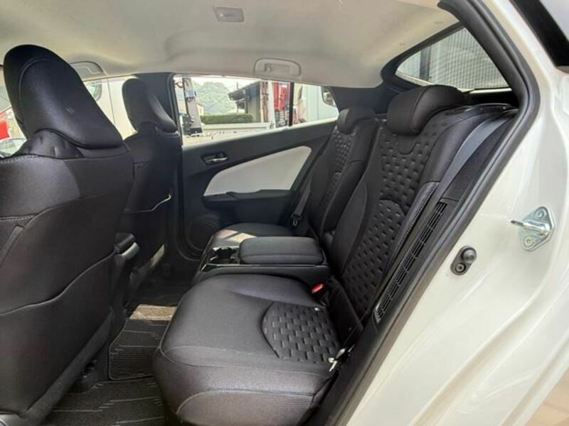 PRIUS PHV