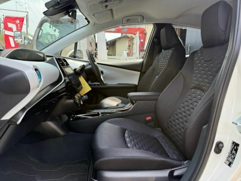 PRIUS PHV