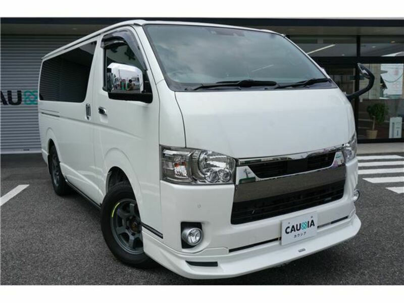 TOYOTA HIACE
