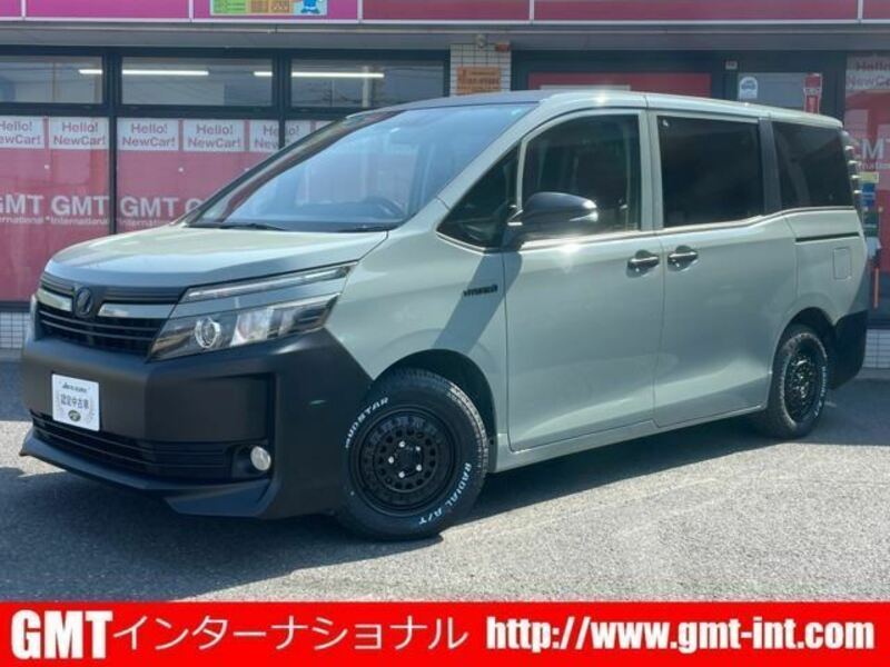 TOYOTA VOXY