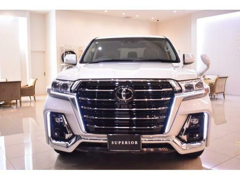 LAND CRUISER
