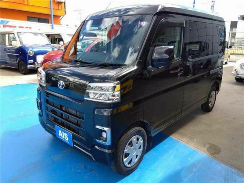 TOYOTA PIXIS VAN