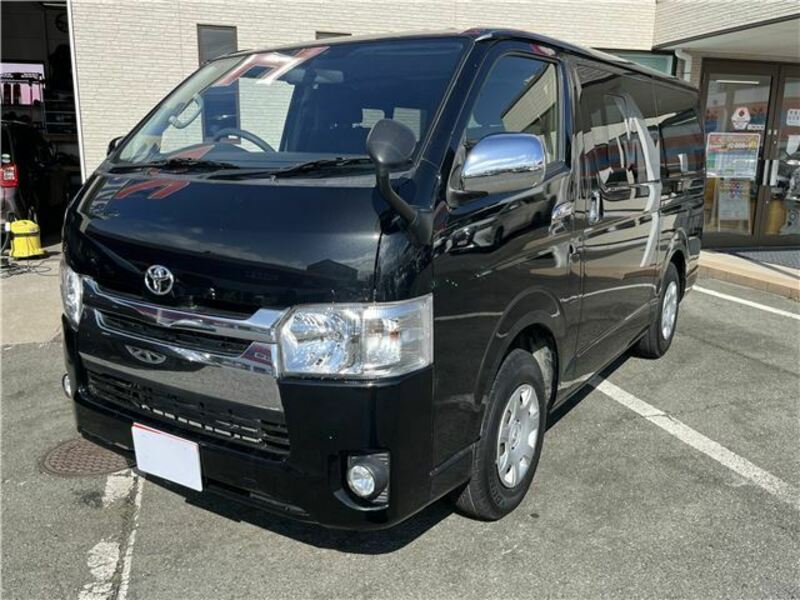 TOYOTA HIACE VAN