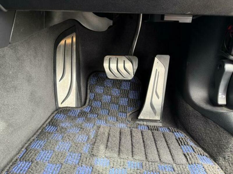 4 SERIES