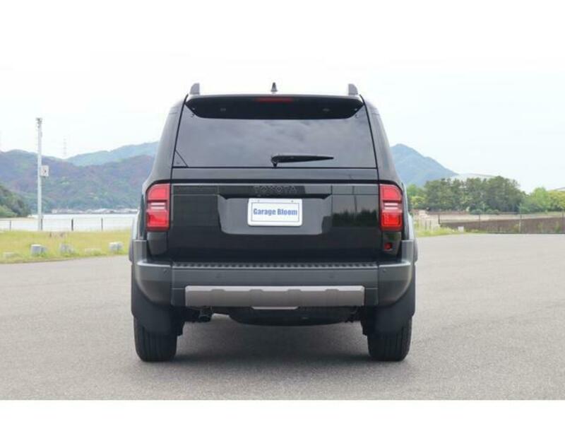 LAND CRUISER 250