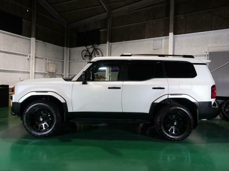 LAND CRUISER 250