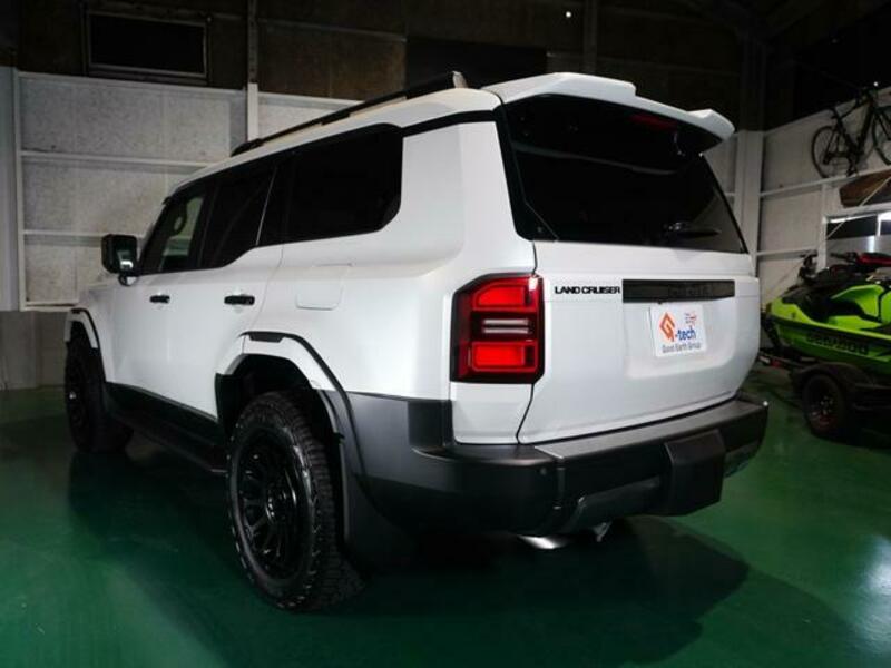 LAND CRUISER 250