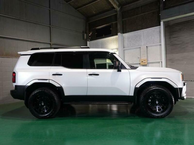 LAND CRUISER 250