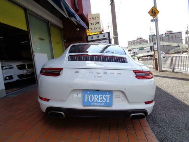 911