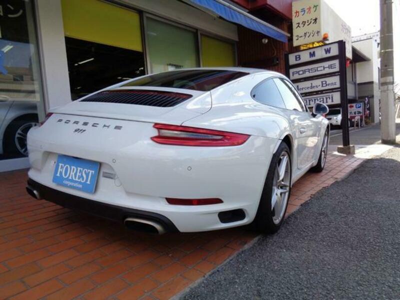 911