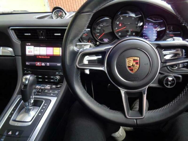 911