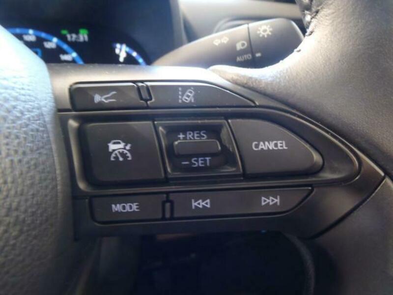 YARIS CROSS