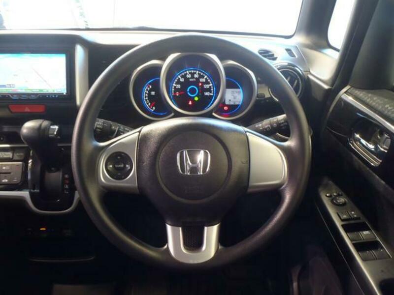 N BOX CUSTOM