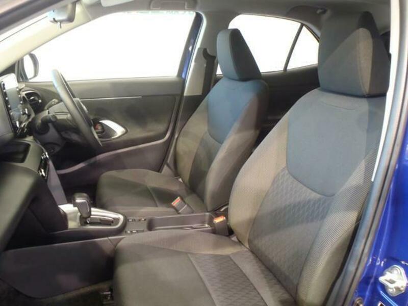 YARIS CROSS