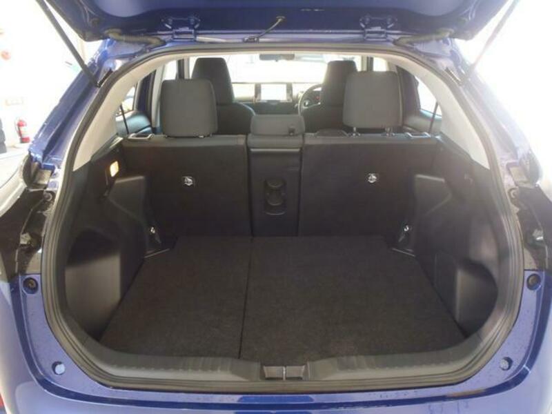 YARIS CROSS