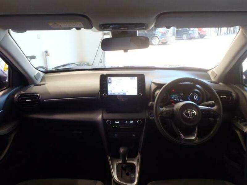 YARIS CROSS