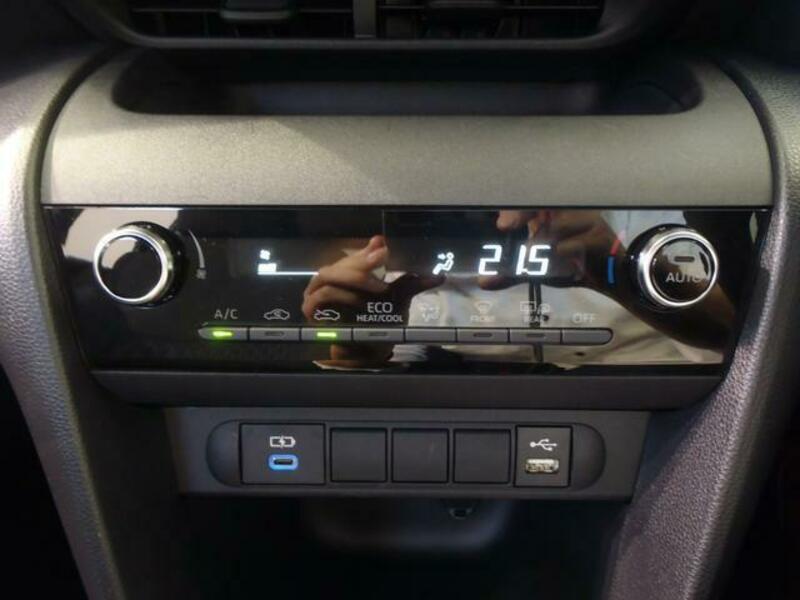 YARIS CROSS