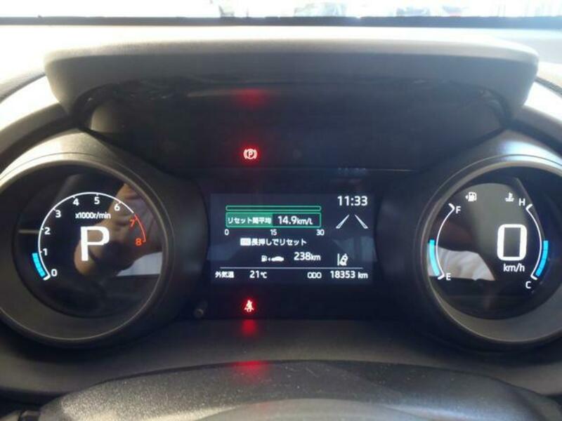 YARIS CROSS