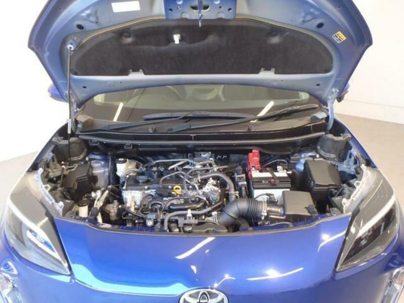 YARIS CROSS