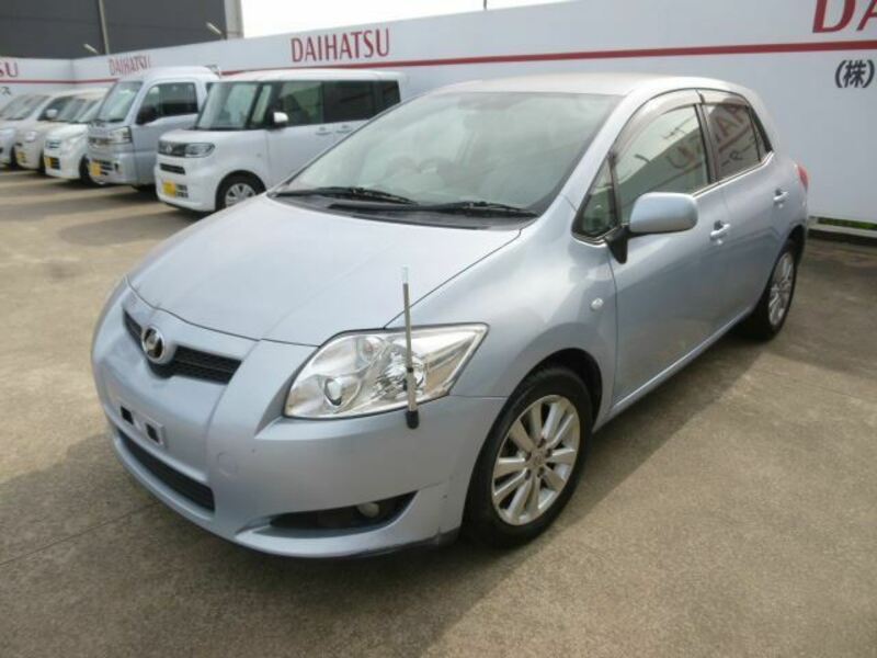 TOYOTA AURIS