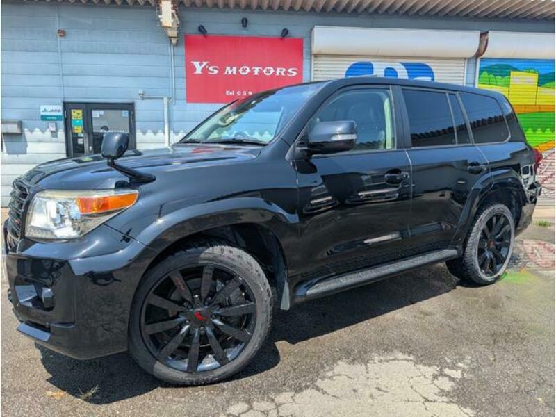 LAND CRUISER