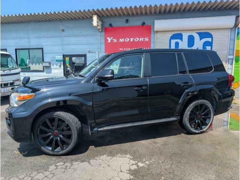 LAND CRUISER