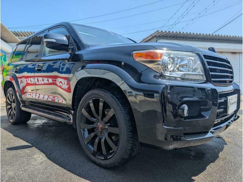 LAND CRUISER