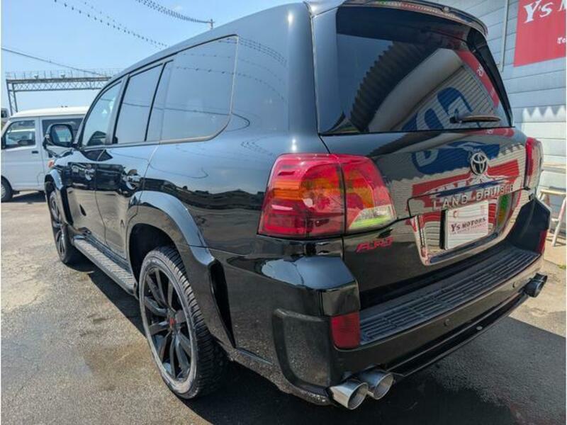 LAND CRUISER