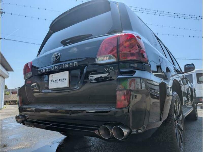LAND CRUISER