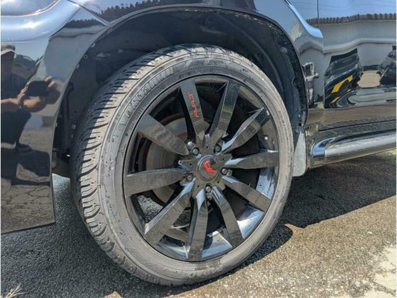 LAND CRUISER