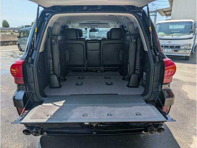 LAND CRUISER