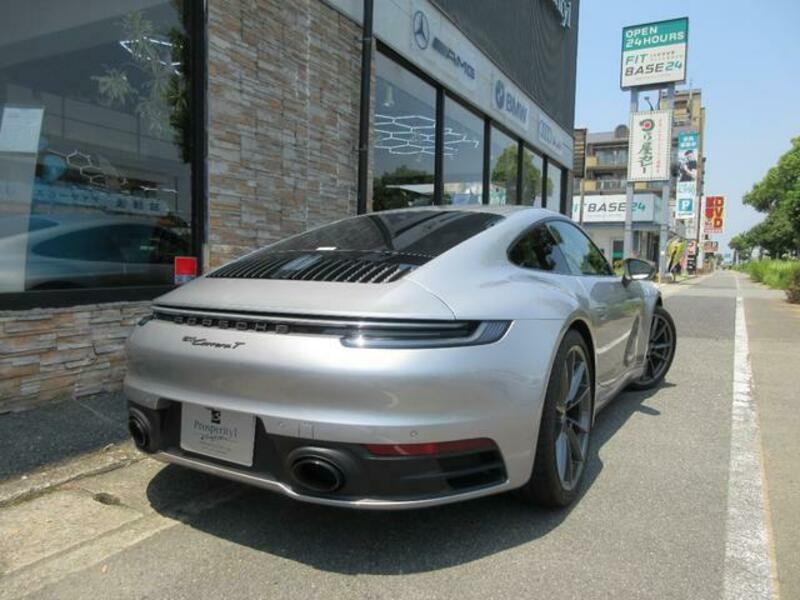 911