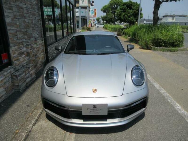 911