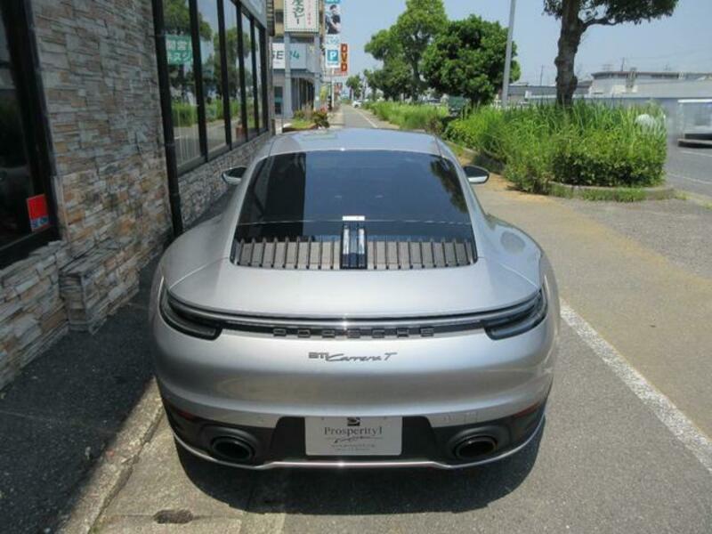 911