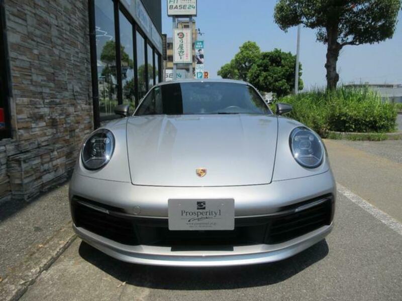 911