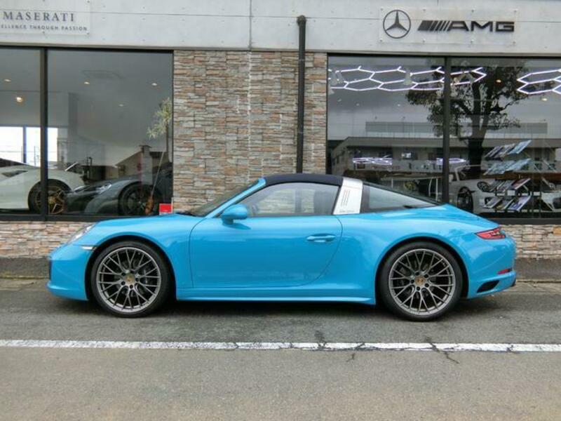 911