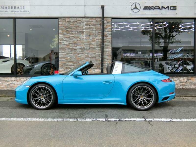 911