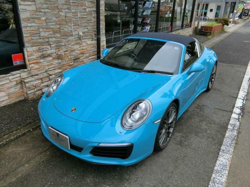 911