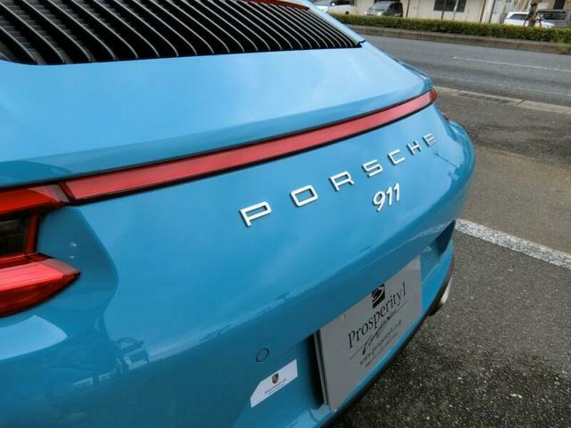 911
